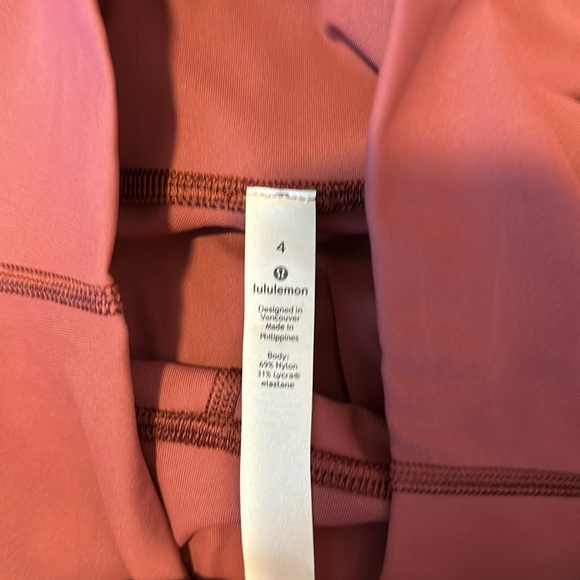 NWOT lululemon mauve capris - Picture 2 of 2
